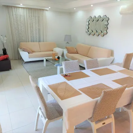 Outstanding 3 Bed Duplex In Popular Gated Community * 시데