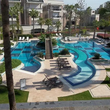 Outstanding 3 Bed Duplex In Popular Gated Community * 시데