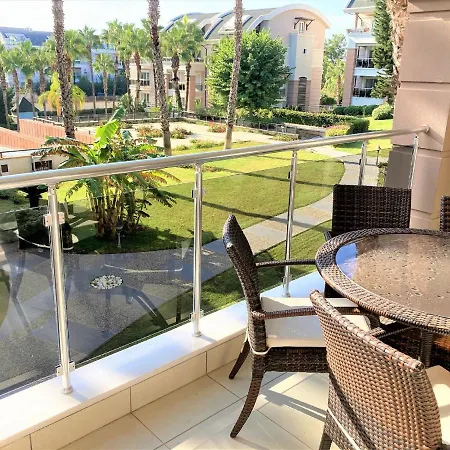 Apartment Outstanding 3 Bed Duplex In Popular Gated Community