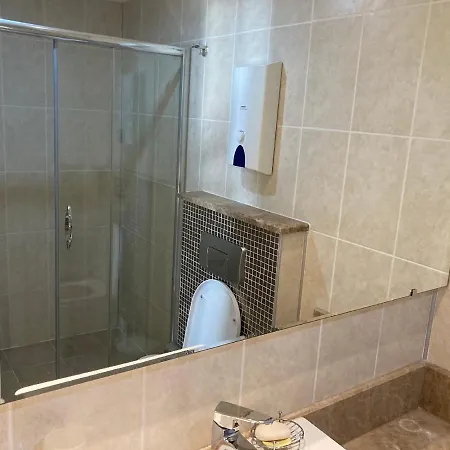 Apartment Outstanding 3 Bed Duplex In Popular Gated Community *
